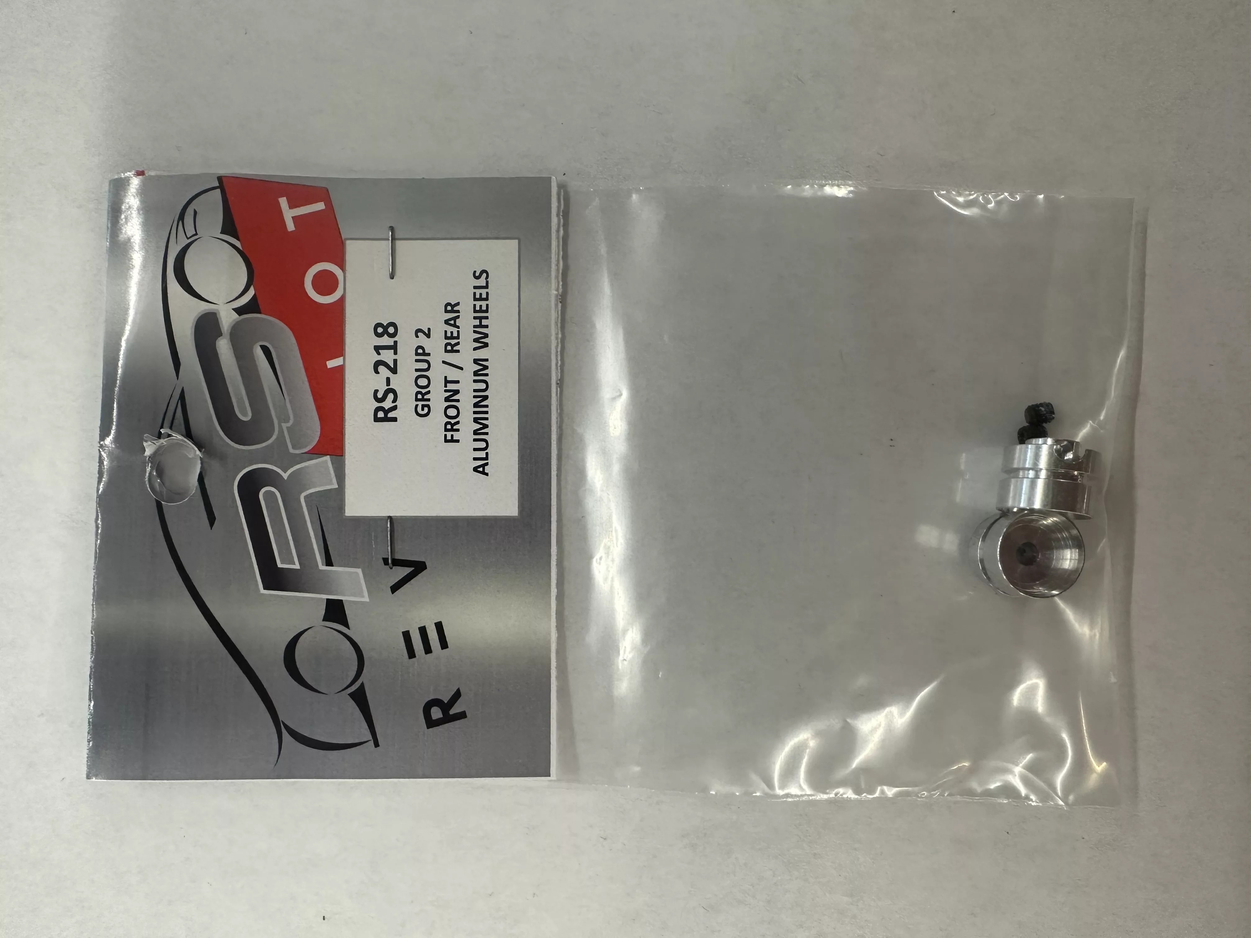 RS-218 RevoSlot Group 2 Front/Rear wheels for 3mm axle.