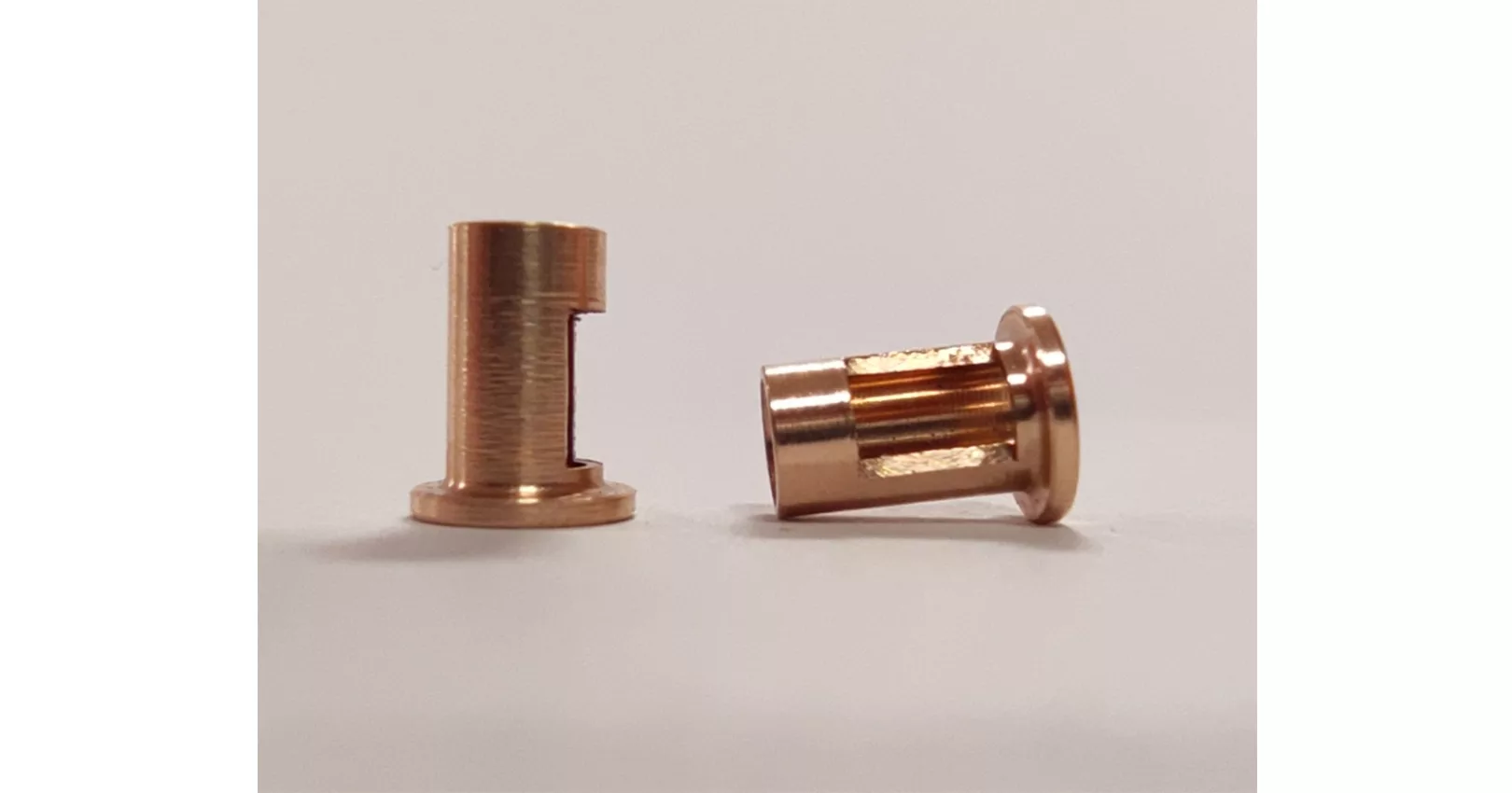 S-141 Brass adapter for gears from 3mm axle to 3/32” axle (x2)