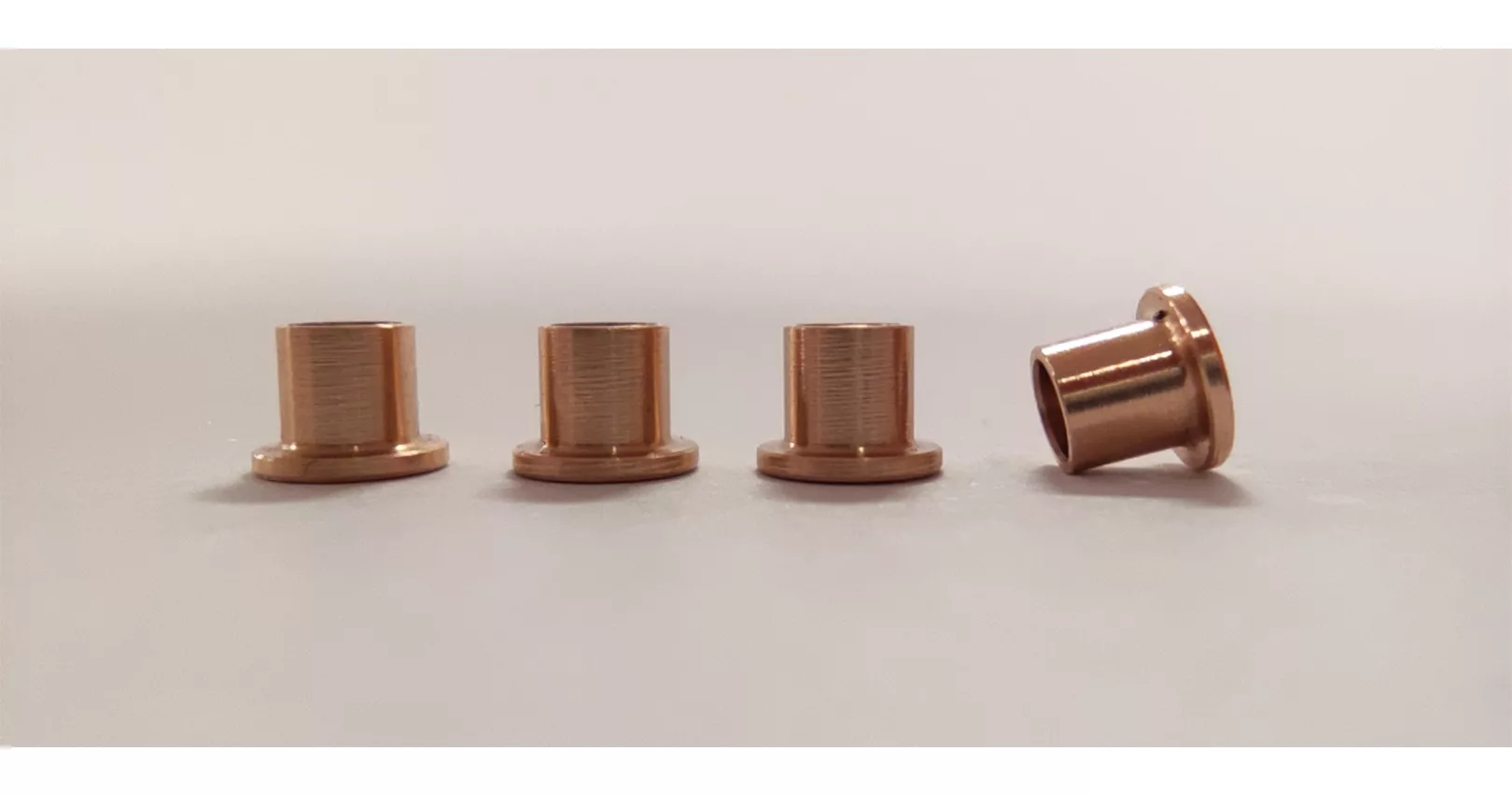 S-142 S-142 Brass adapter for ball bearings from 3mm axle to 3/32” axle (x4)
