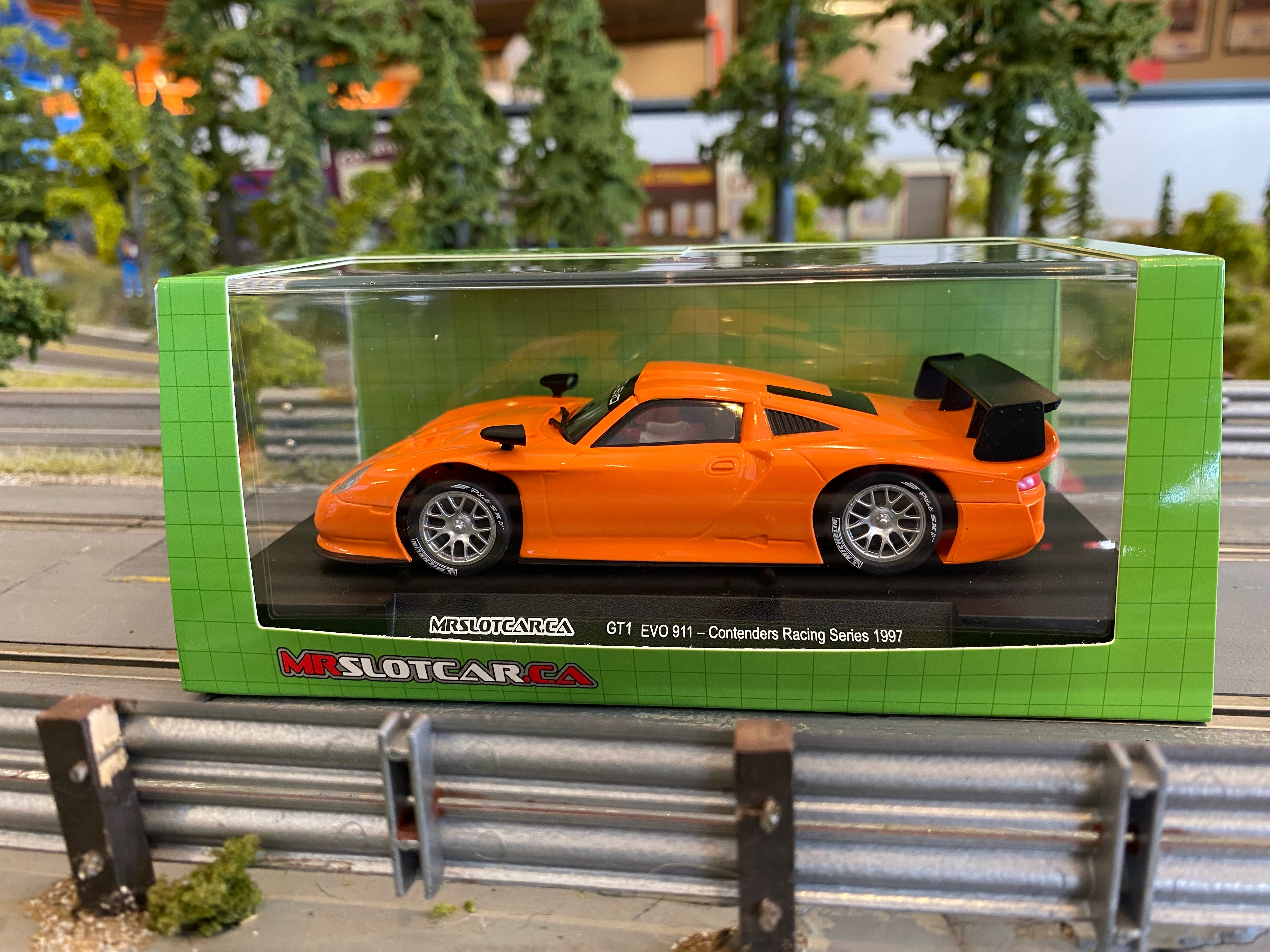 MR1025AO Orange Porsche 911 GT1 Evo
