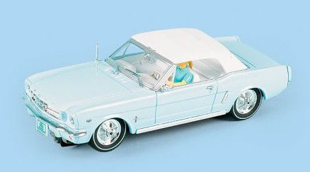 25738 Evolution Ford Mustang Convertible (blue w/top up)