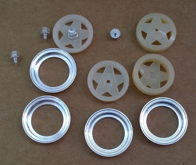 S-086A Unpainted Wheel Inserts with ring and nut for 512M