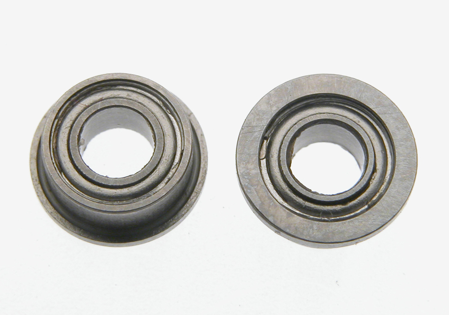 SC-1331 Steel ball bearing 6mm x 3mm. Flanged