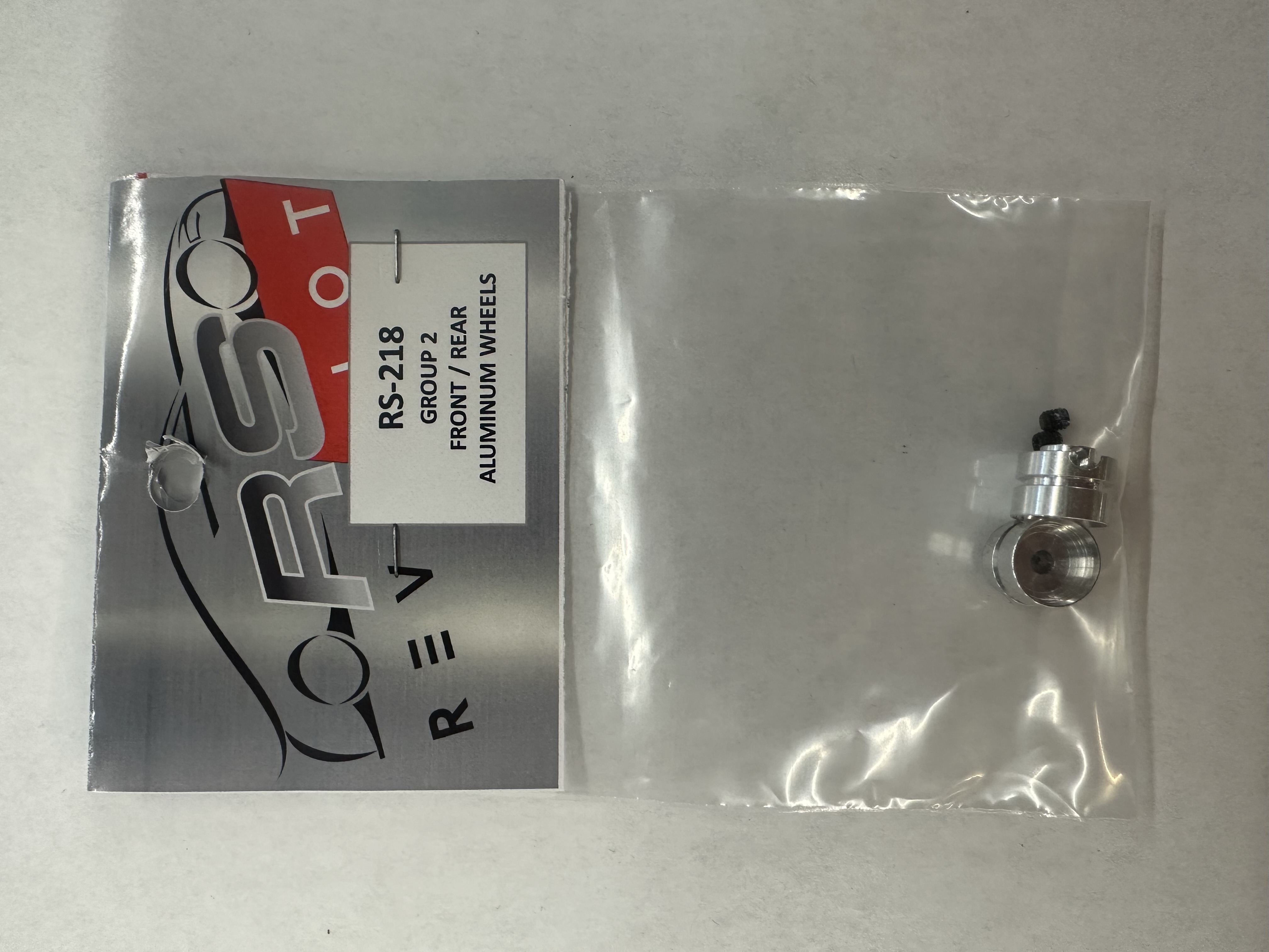 RS-218 RevoSlot Group 2 Front/Rear wheels for 3mm axle.